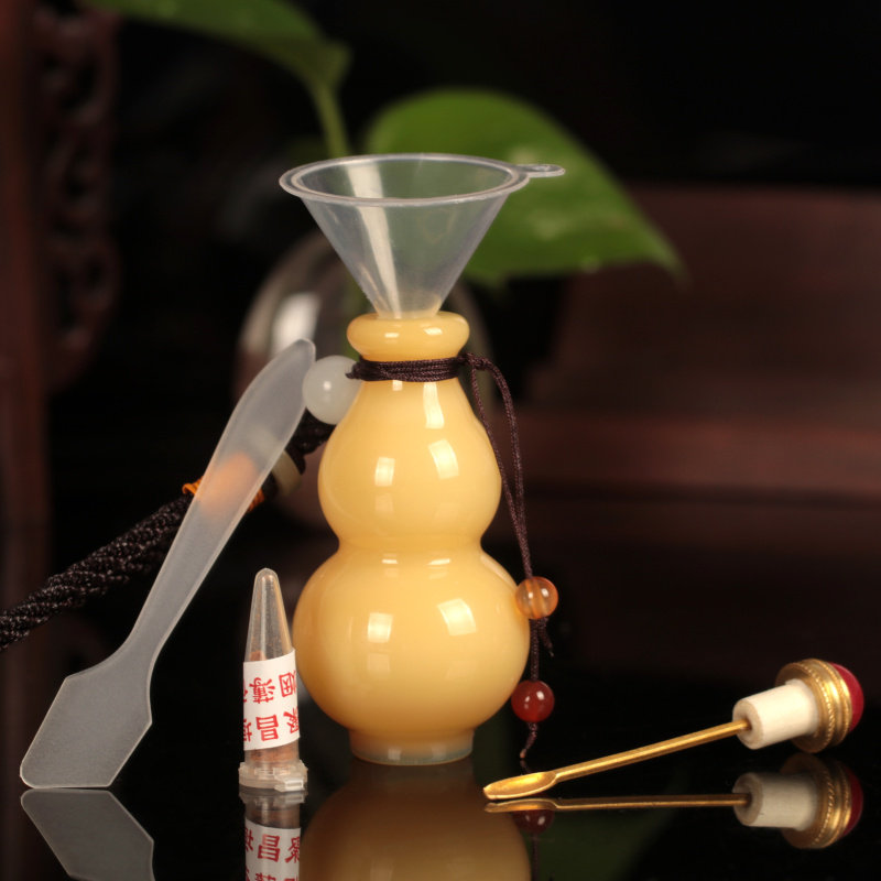 Hand‑Blown Glass Snuff Bottle  - Decorative Mirror recension och pris